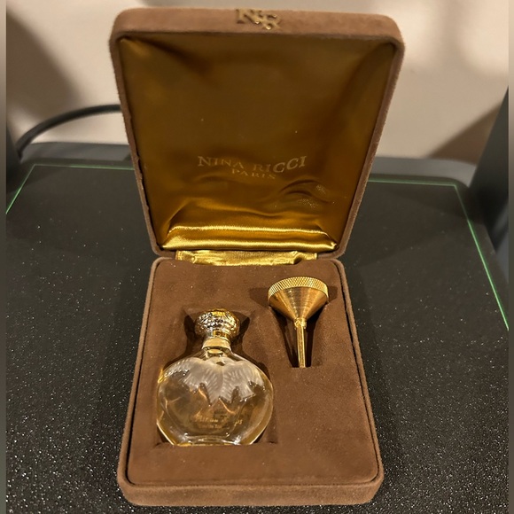 Nina Ricci Other - NINA RICCI perfume and box